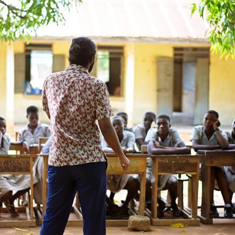 Classe en plein air au Ghana — coopération régionale